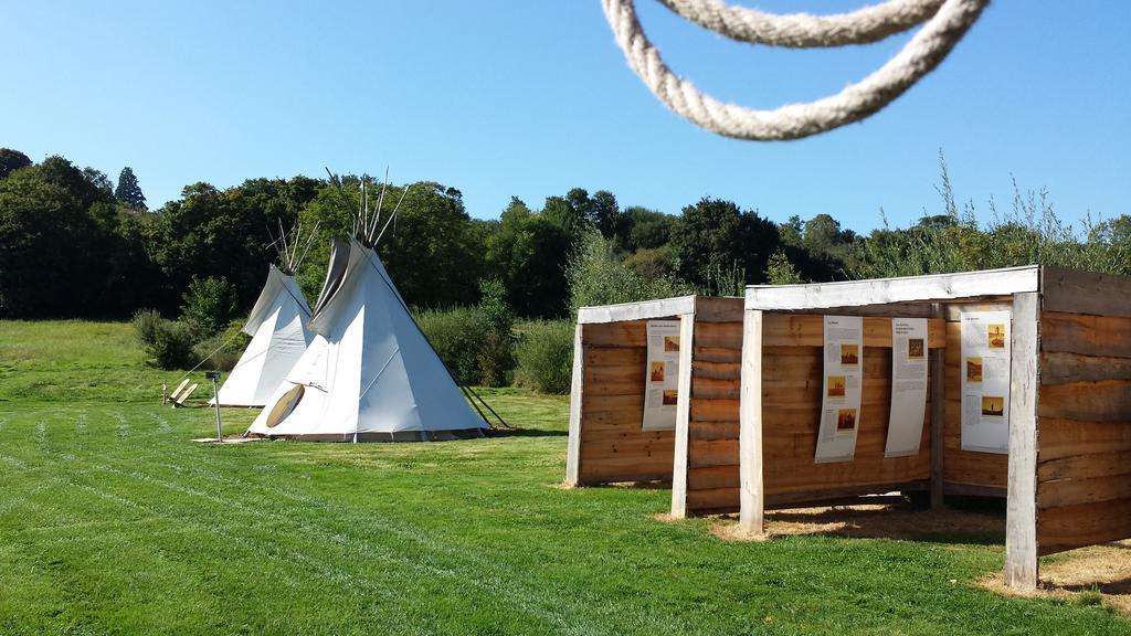 Les Tipis Du Bonheur De Vivre Hotel Brulon Exterior photo